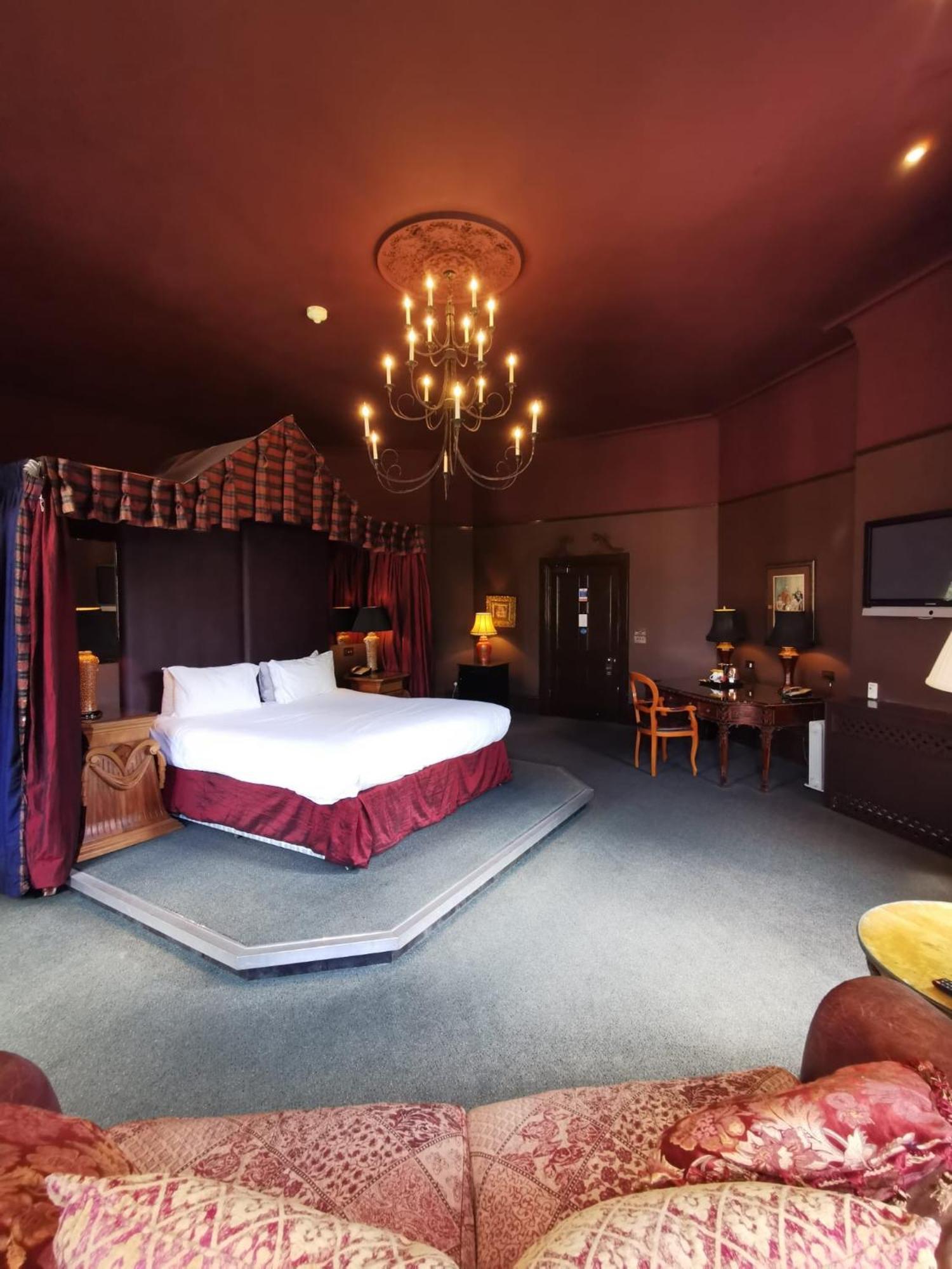 Ruthin Castle Hotel And Spa Ngoại thất bức ảnh